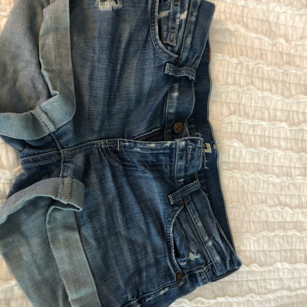7FAM cuffed shorts. Sz 26